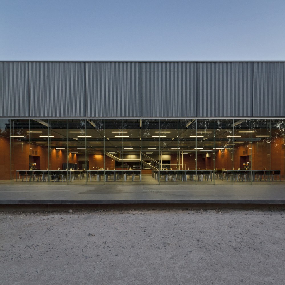 Dining-Multi Room, Iron Mountain / Polidura + Talhouk Arquitectos