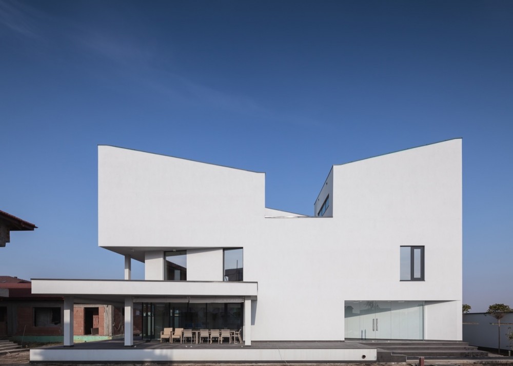 Afumati House / Manadelucru