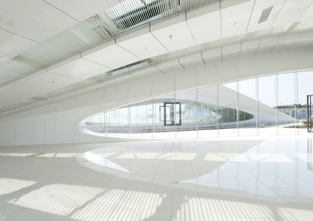 Visitor Center / HHD_FUN Architects