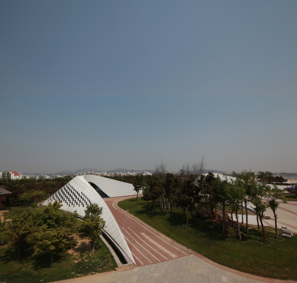 Public Bathroom / HHD_FUN Architects