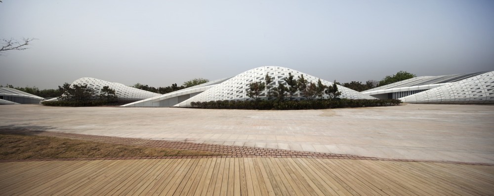 Public Bathroom / HHD_FUN Architects
