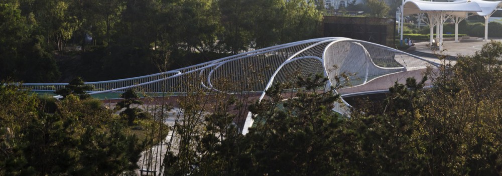 Pedestrian Bridge / HHD_FUN Architects