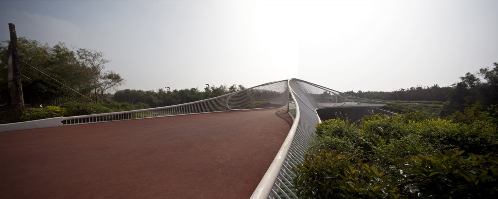 Pedestrian Bridge / HHD_FUN Architects