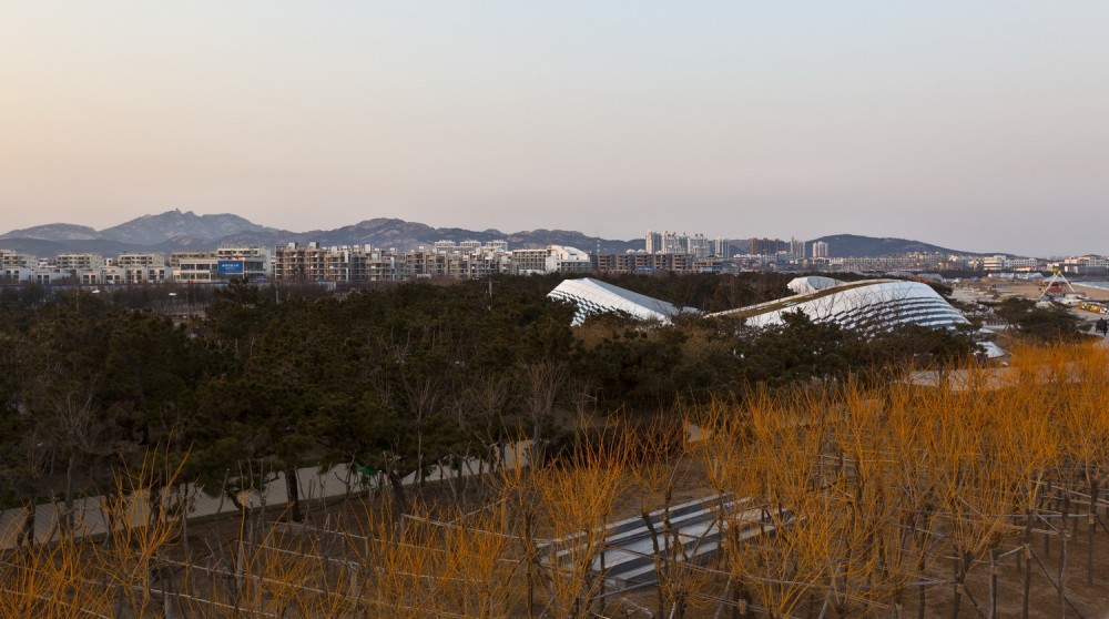 Public Bathroom / HHD_FUN Architects