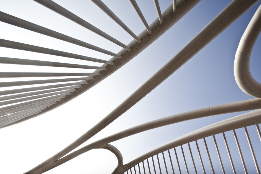 Pedestrian Bridge / HHD_FUN Architects