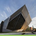Eli & Edythe Broad Art Museum / Zaha Hadid Architects Eli & Edythe Broad Art Museum / Zaha Hadid Architects © Paul Warchol