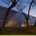 Eli & Edythe Broad Art Museum / Zaha Hadid Architects Eli & Edythe Broad Art Museum / Zaha Hadid Architects © Paul Warchol