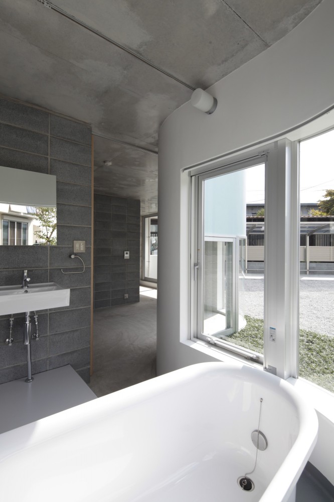 Higashifuchuu Apartments / Mejiro Studio