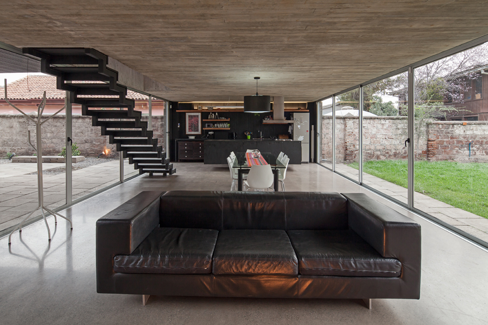 One Patio House / Polidura + Talhouk Arquitectos