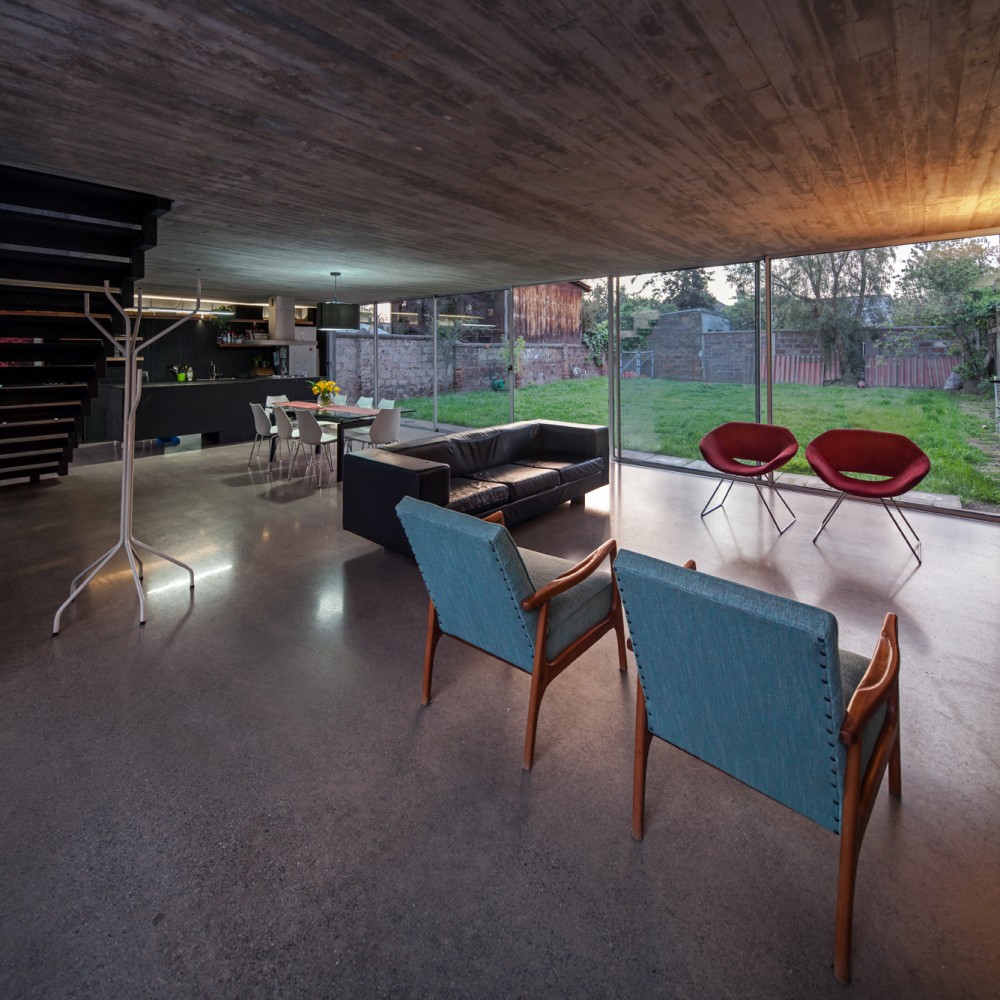 One Patio House / Polidura + Talhouk Arquitectos
