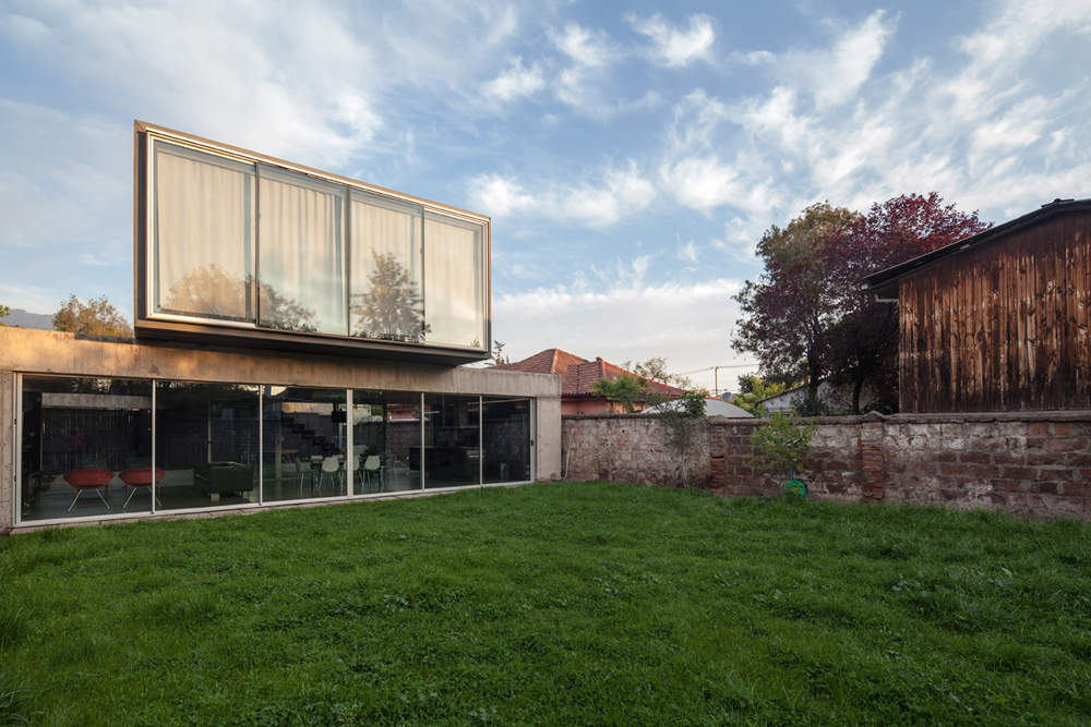 One Patio House / Polidura + Talhouk Arquitectos