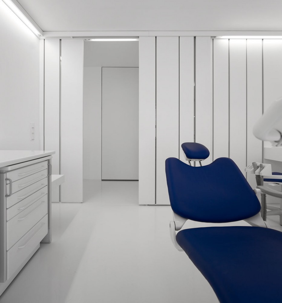 Dental Clinic / MMVARQUITECTO