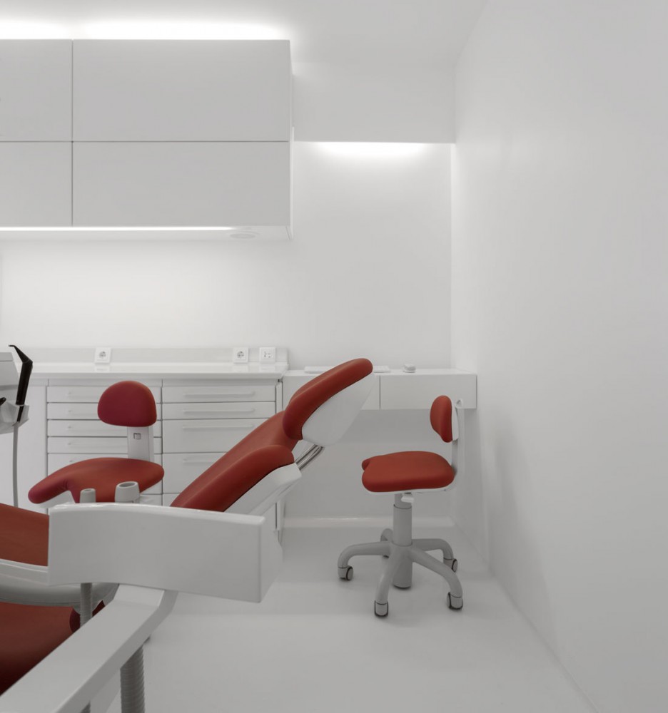 Dental Clinic / MMVARQUITECTO