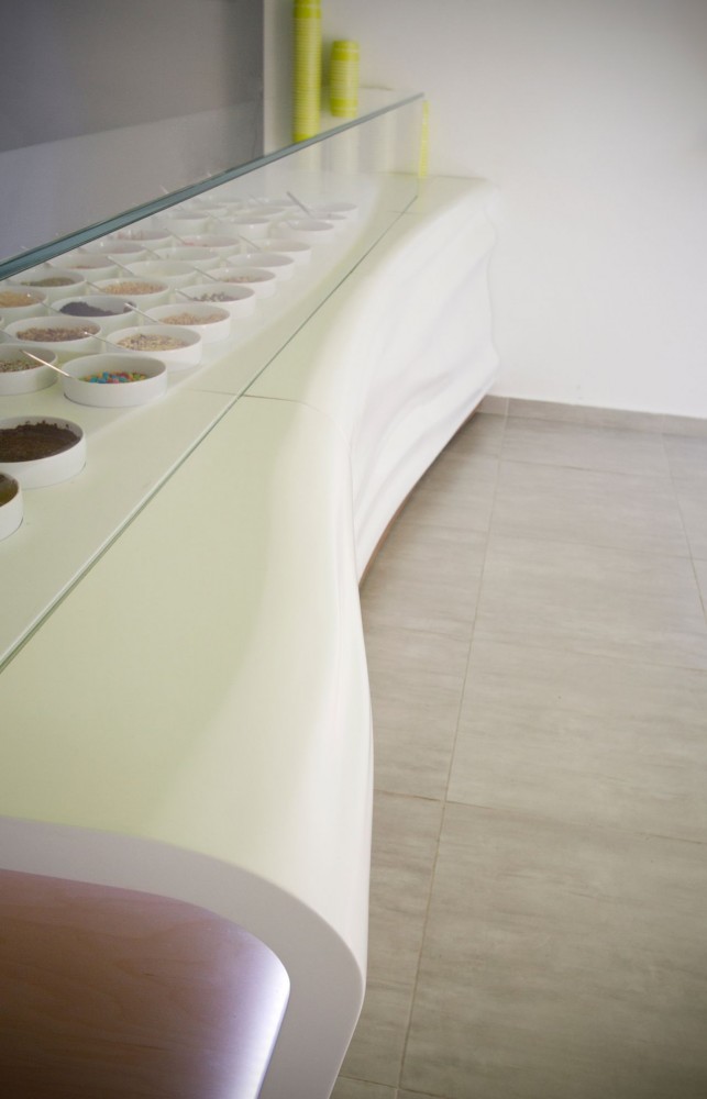Froyo Yogurteria / Ahylo Studio