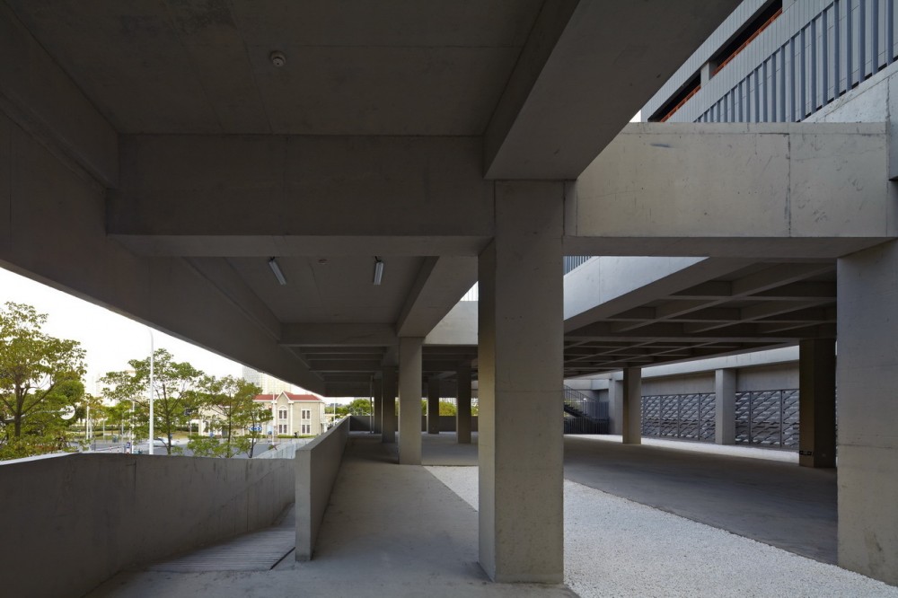 Insertion Below Chimney / Original Design Studio