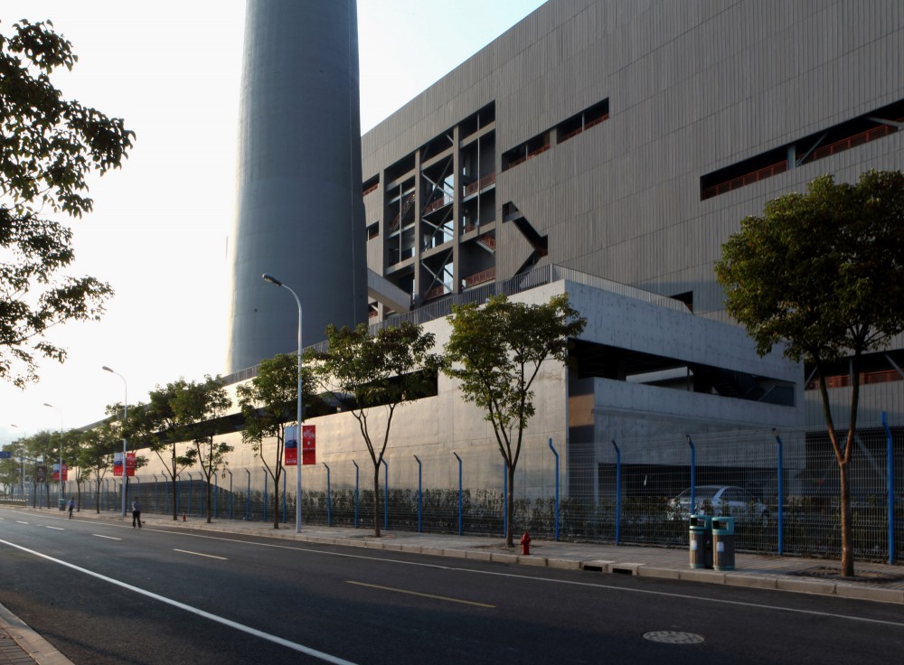 Insertion Below Chimney / Original Design Studio
