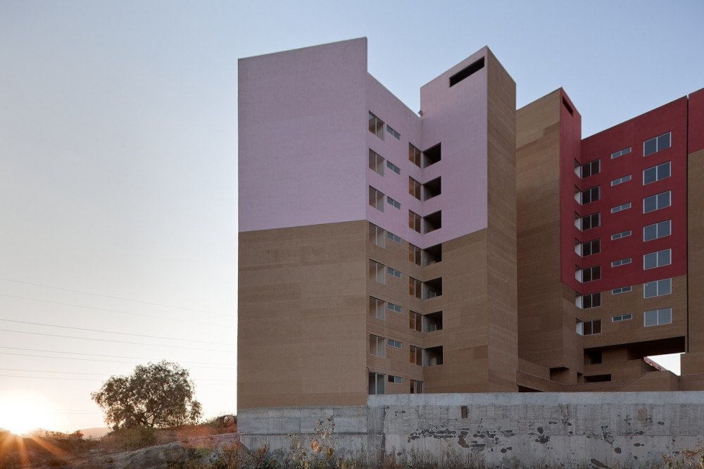 Las Torres / Hierve-Diseñeria