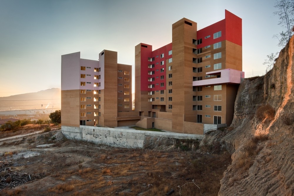 Las Torres / Hierve-Diseñeria