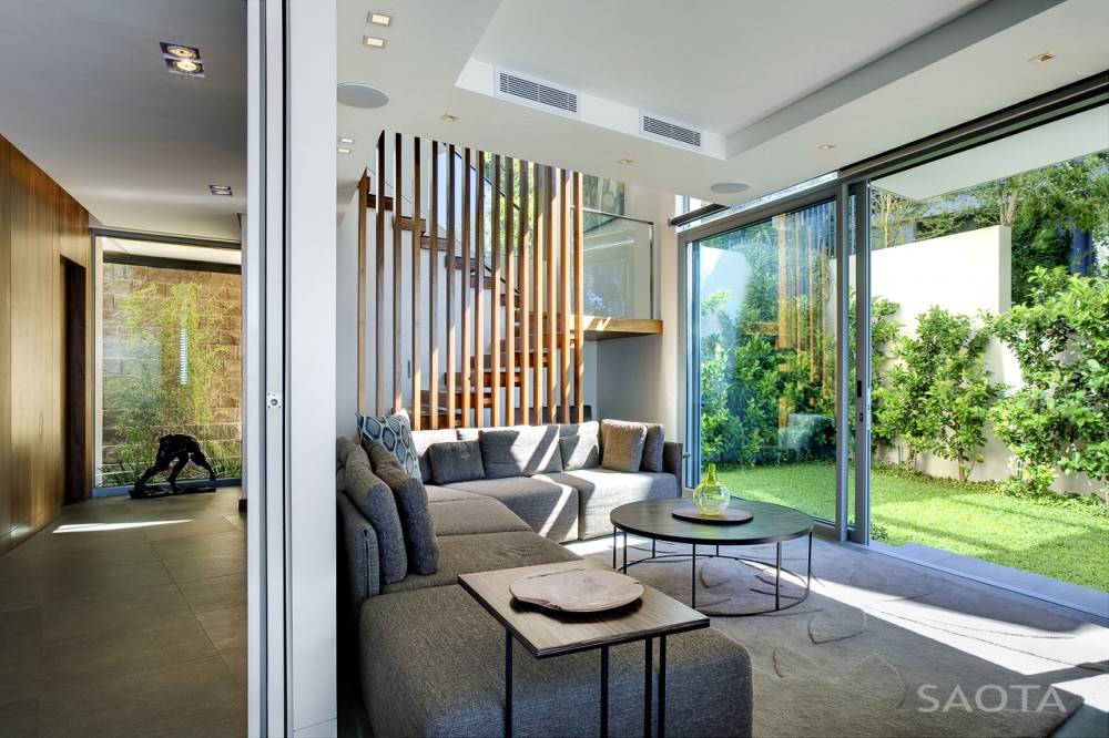 Head Road 1816 / SAOTA