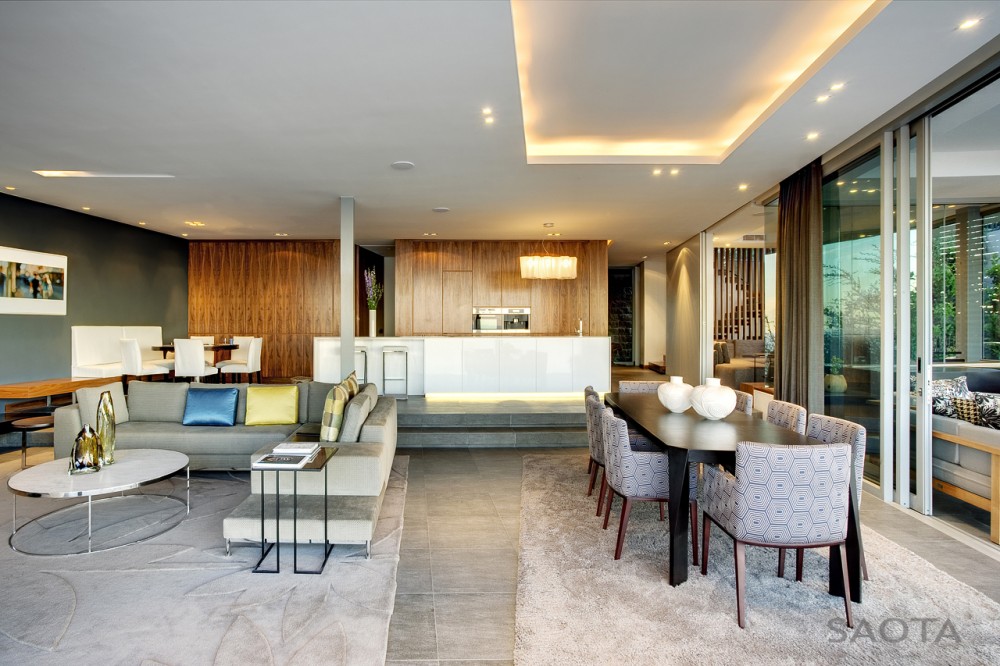 Head Road 1816 / SAOTA