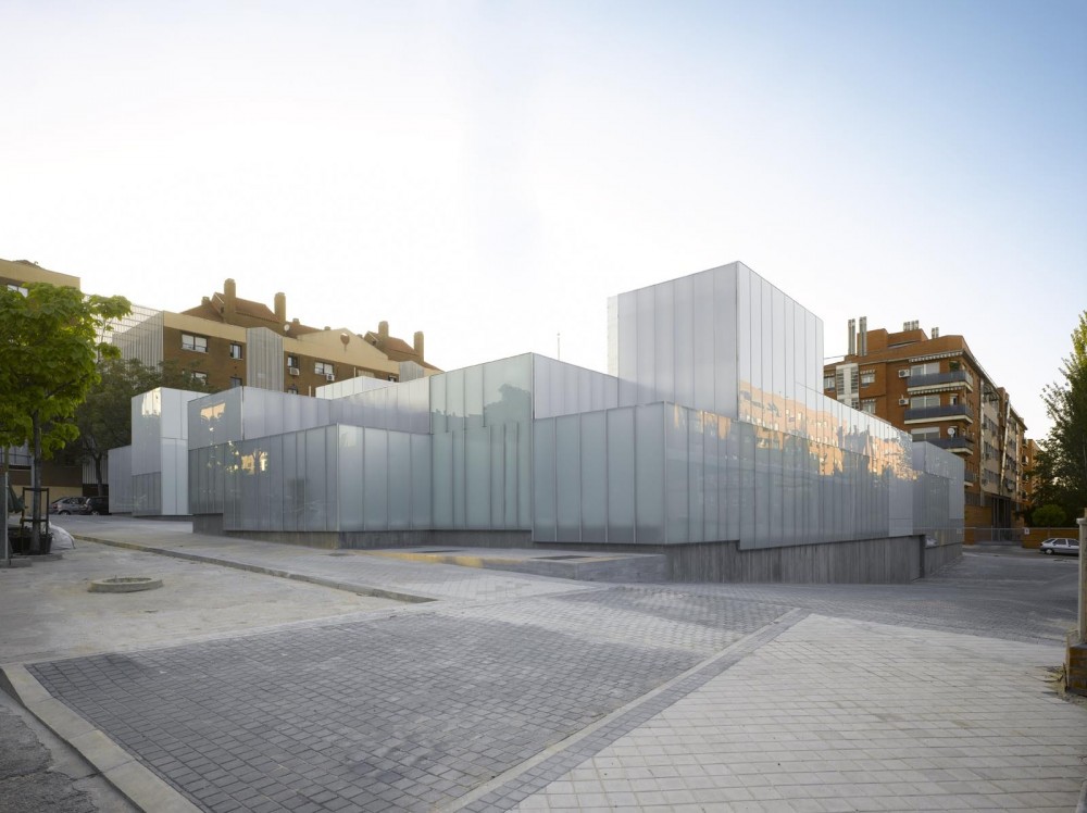 Municipal Healthcare Centres San Blas + Usera + Villaverde / Estudio Entresitio