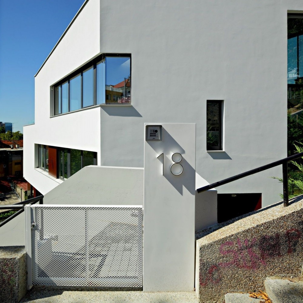 House 2P / SANGRAD + AVP Arhitekti