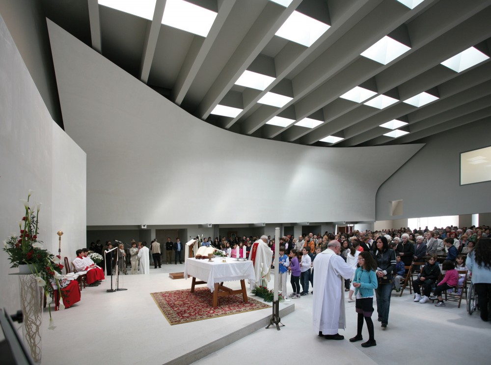 Christ Resurrection Church / Cino Zucchi Architetti