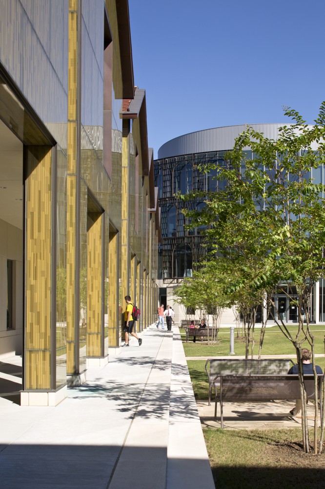 E.J. Ourso College of Business / ikon.5 architects