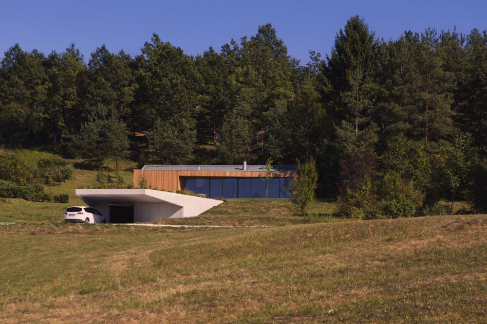House MJ / kombinat.