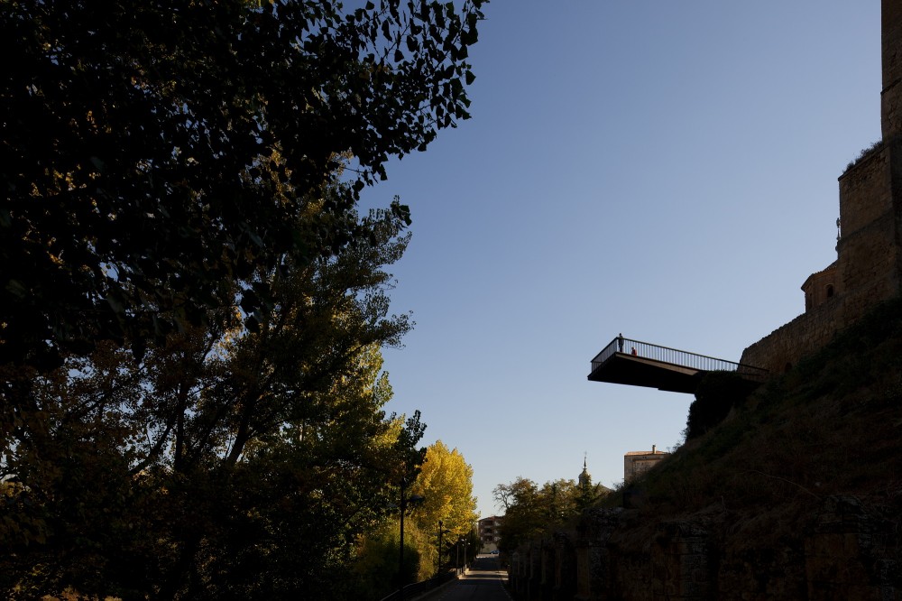 Almazan Main Square / ch+qs arquitectos