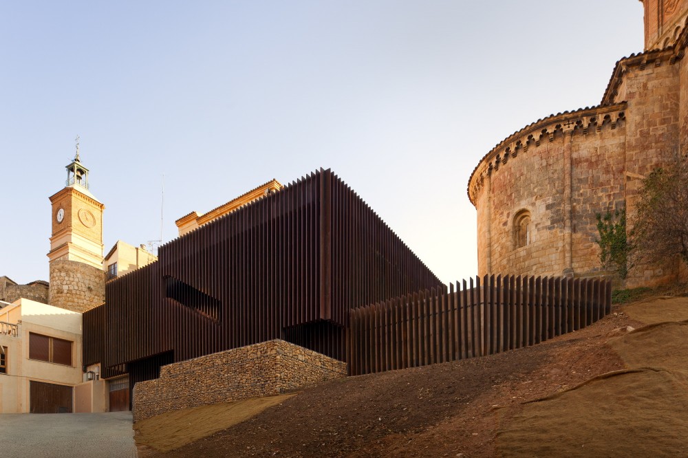 Almazan Main Square / ch+qs arquitectos