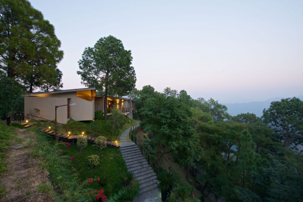 House in the Himalayas / Rajiv Saini