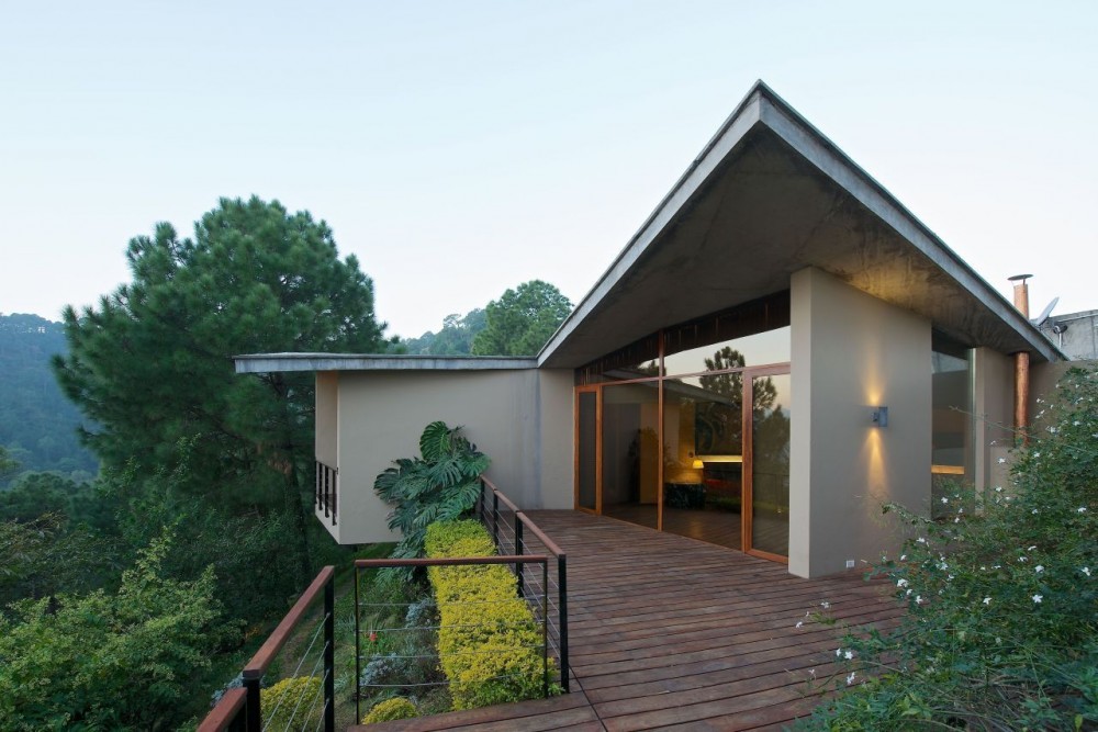 House in the Himalayas / Rajiv Saini
