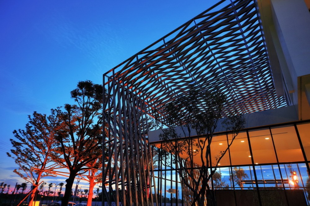 Summit Housing Sales Center / Lab Modus