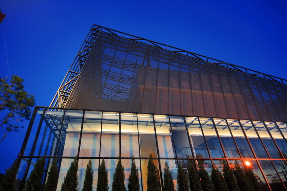 Summit Housing Sales Center / Lab Modus