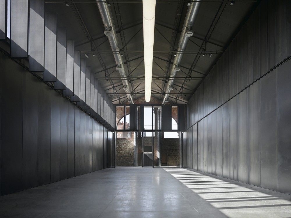 Hangar 16 / Iñaqui Carnicero Architecture