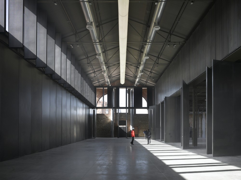 Hangar 16 / Iñaqui Carnicero Architecture