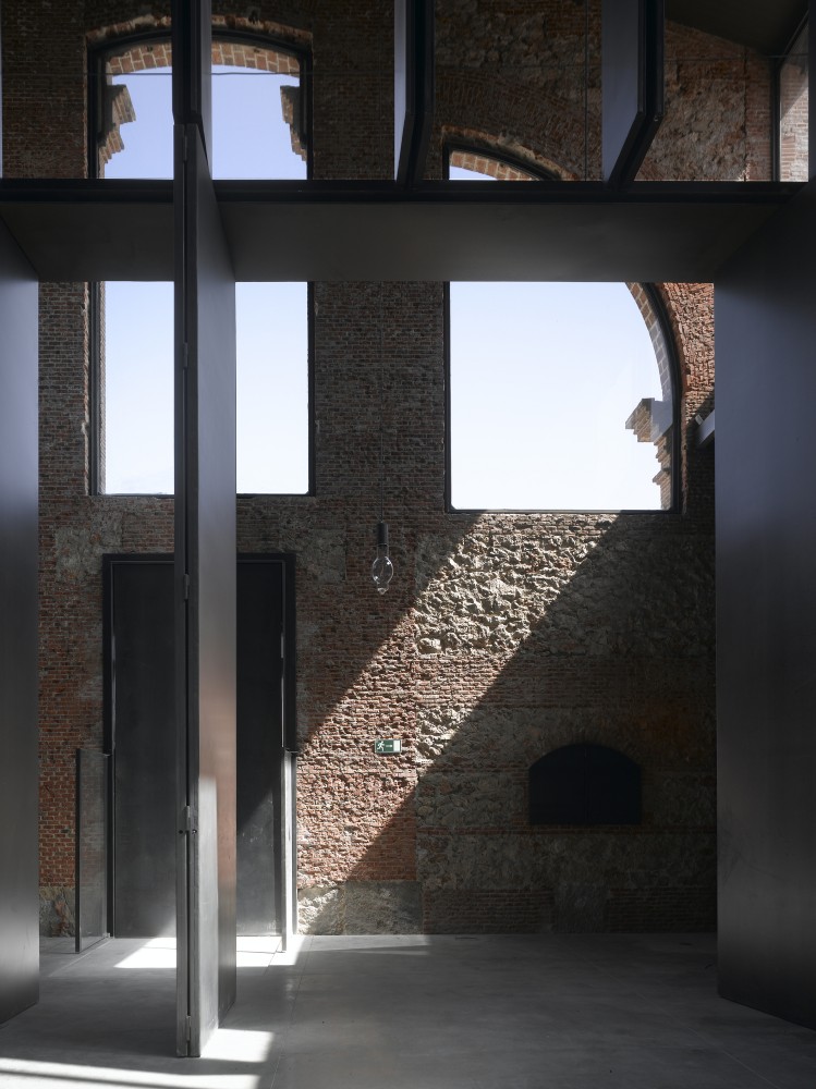 Hangar 16 / Iñaqui Carnicero Architecture