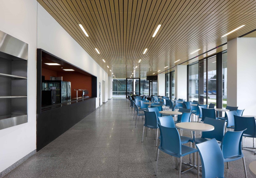 School+Canteen+Design Architecture Photography: Roche Canteen / EXH Design (295581)