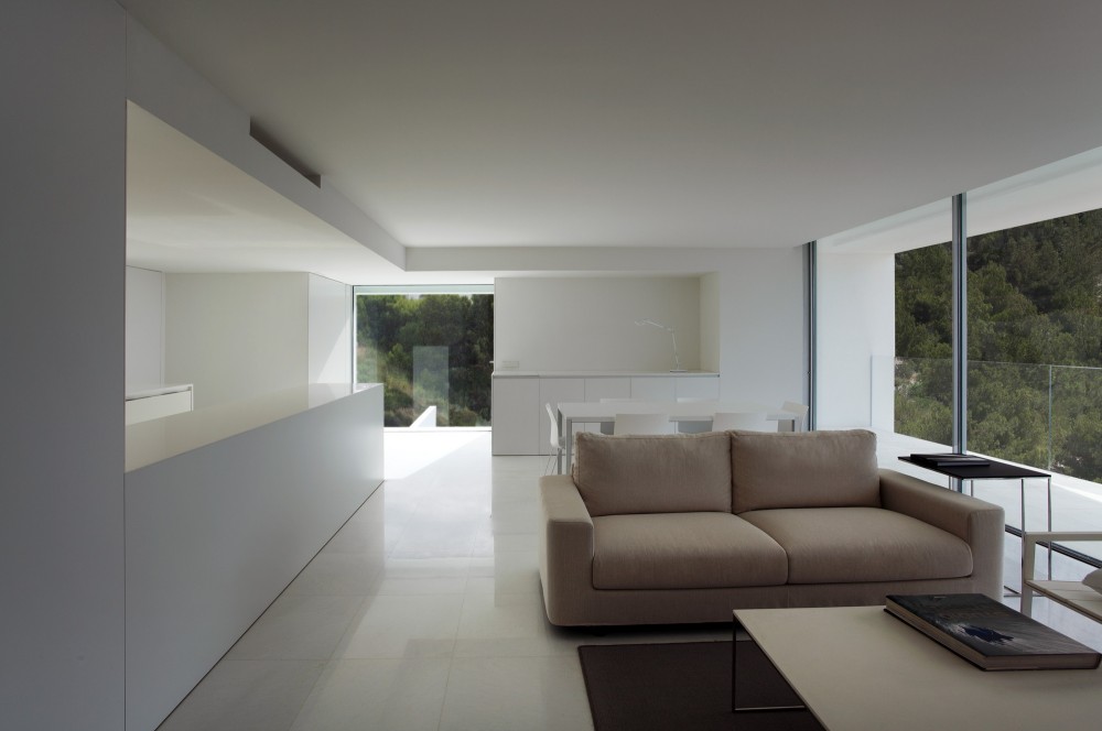 House on the Cliff / Fran Silvestre Arquitectos
