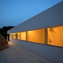 Casa En Un Acantilado / Fran Silvestre Arquitectos Casa En Un Acantilado / Fran Silvestre Arquitectos © Diego Opazo