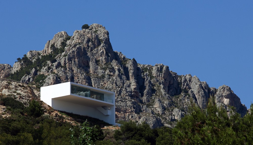 House on the Cliff / Fran Silvestre Arquitectos