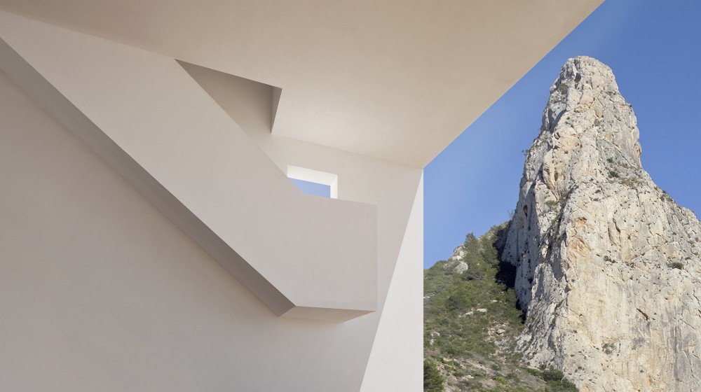 House on the Cliff / Fran Silvestre Arquitectos