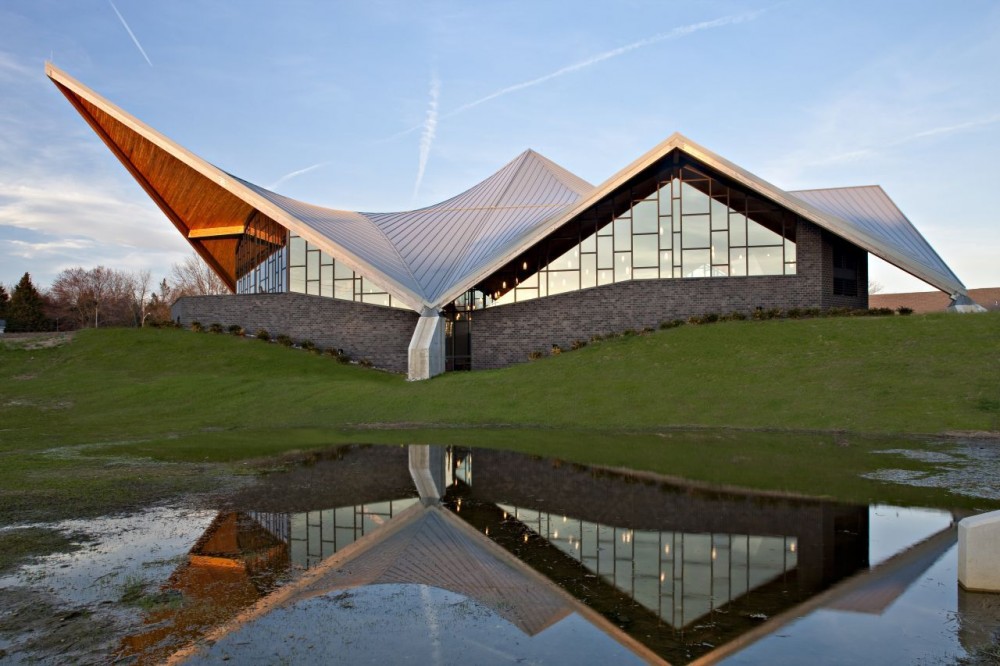 The Church of St. Aloysius / Erdy McHenry Architecture