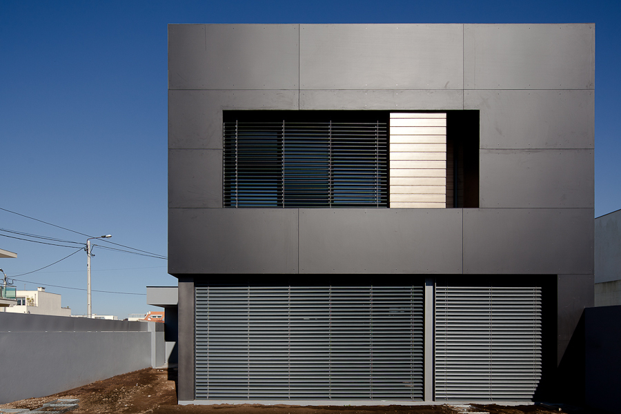 Agudela House / Rui Cerqueira Barros