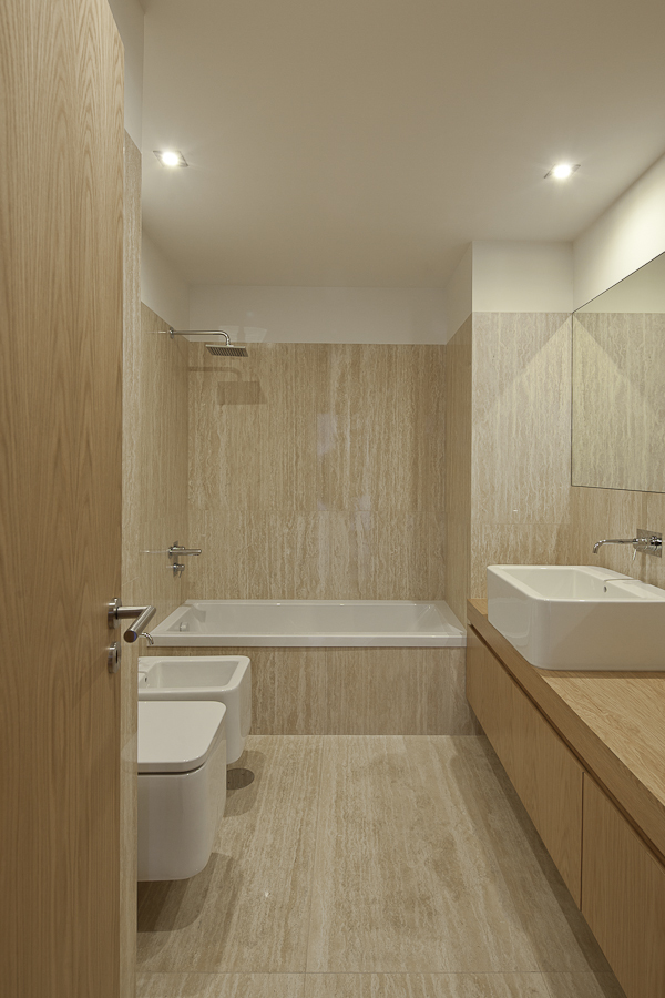 Agudela House / Rui Cerqueira Barros
