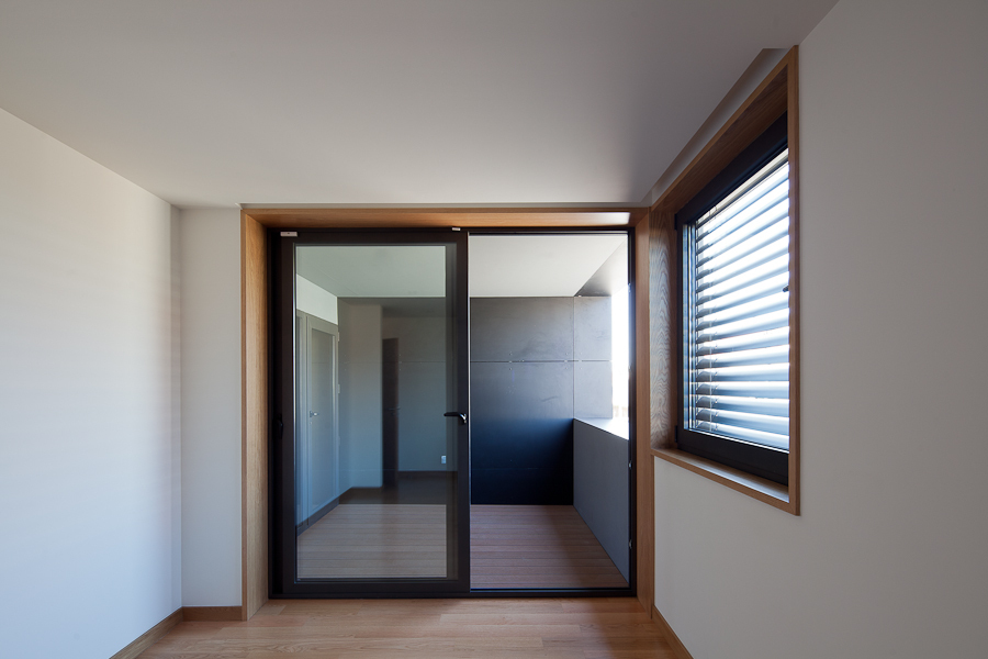 Agudela House / Rui Cerqueira Barros