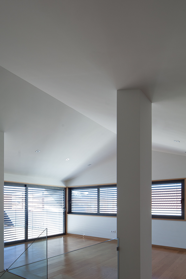 Agudela House / Rui Cerqueira Barros
