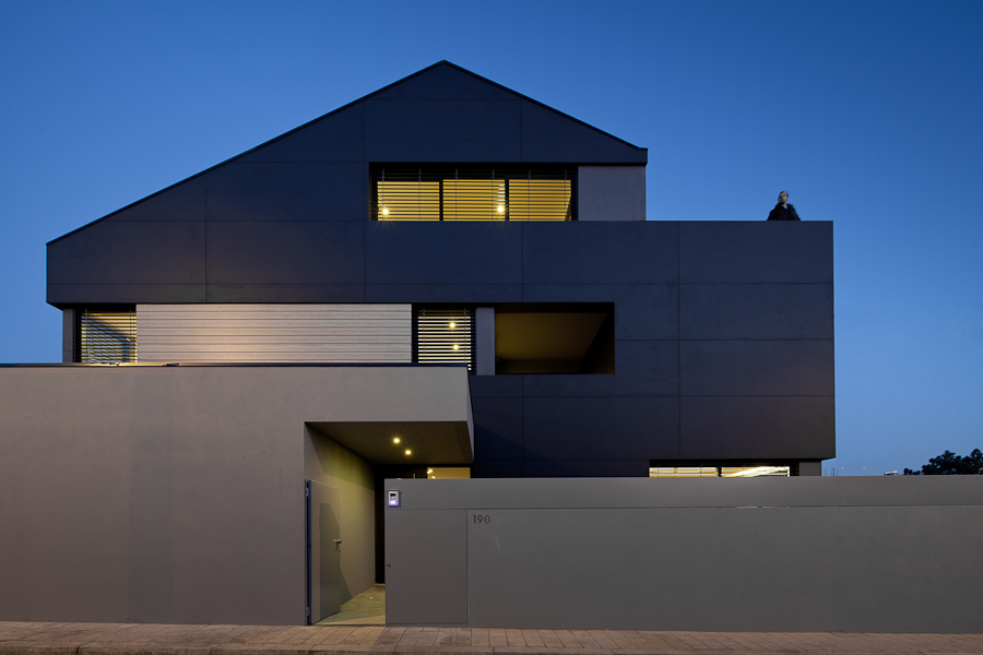 Agudela House / Rui Cerqueira Barros