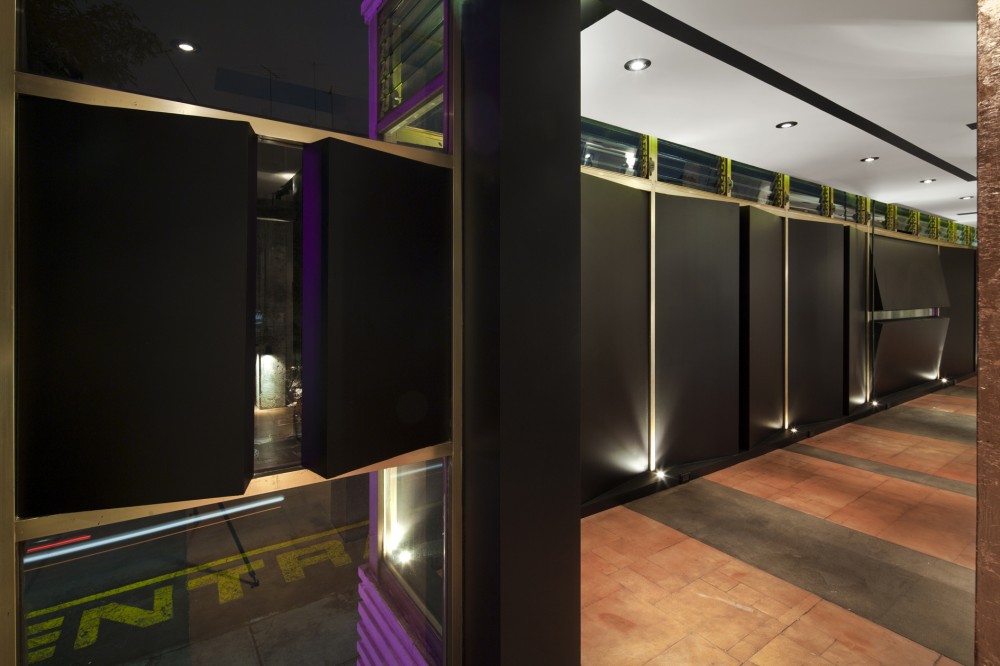 American Apparel Showroom / Emmanuel Picault + Ludwig Godefroy Architects
